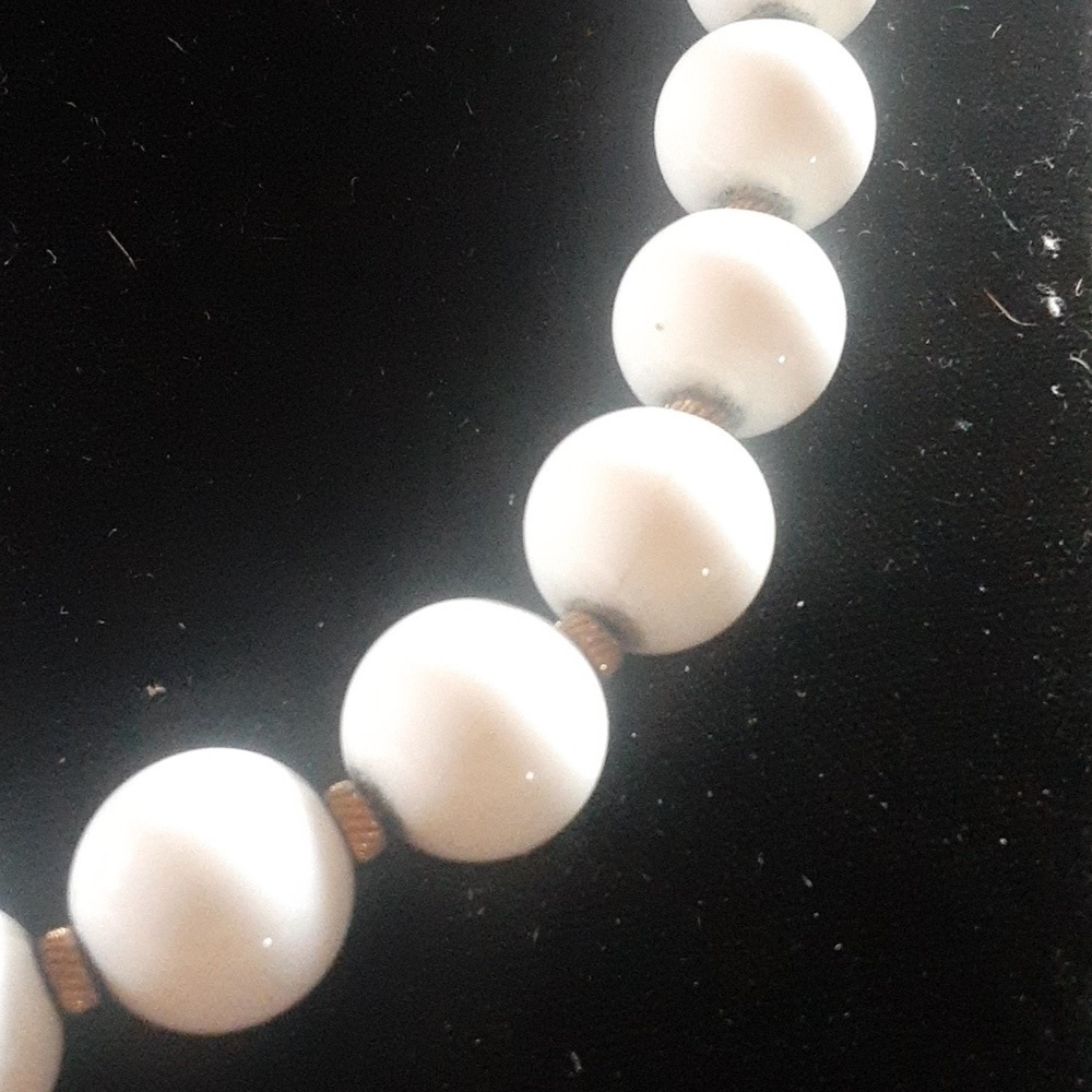 Vintage Elegant White Bead Necklace (Monet) - Picture 3 of 5